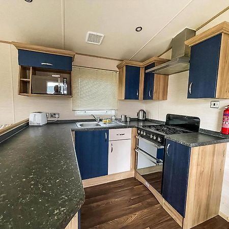惠茨特布尔 Lovely 6 Berth Caravan With Decking And Wifi In Kent, Ref 47017C酒店 外观 照片
