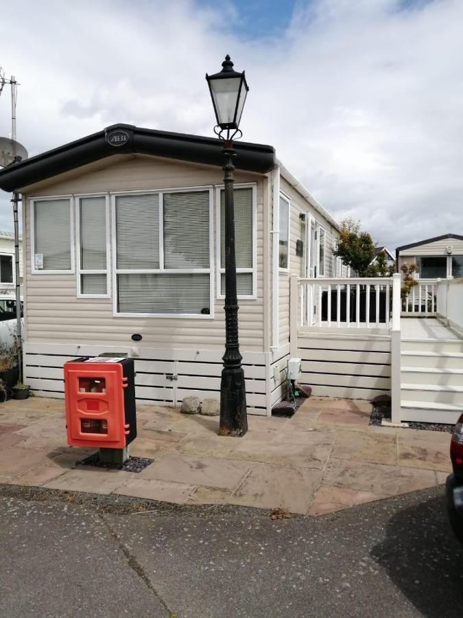 惠茨特布尔 Lovely 6 Berth Caravan With Decking And Wifi In Kent, Ref 47017C酒店 外观 照片