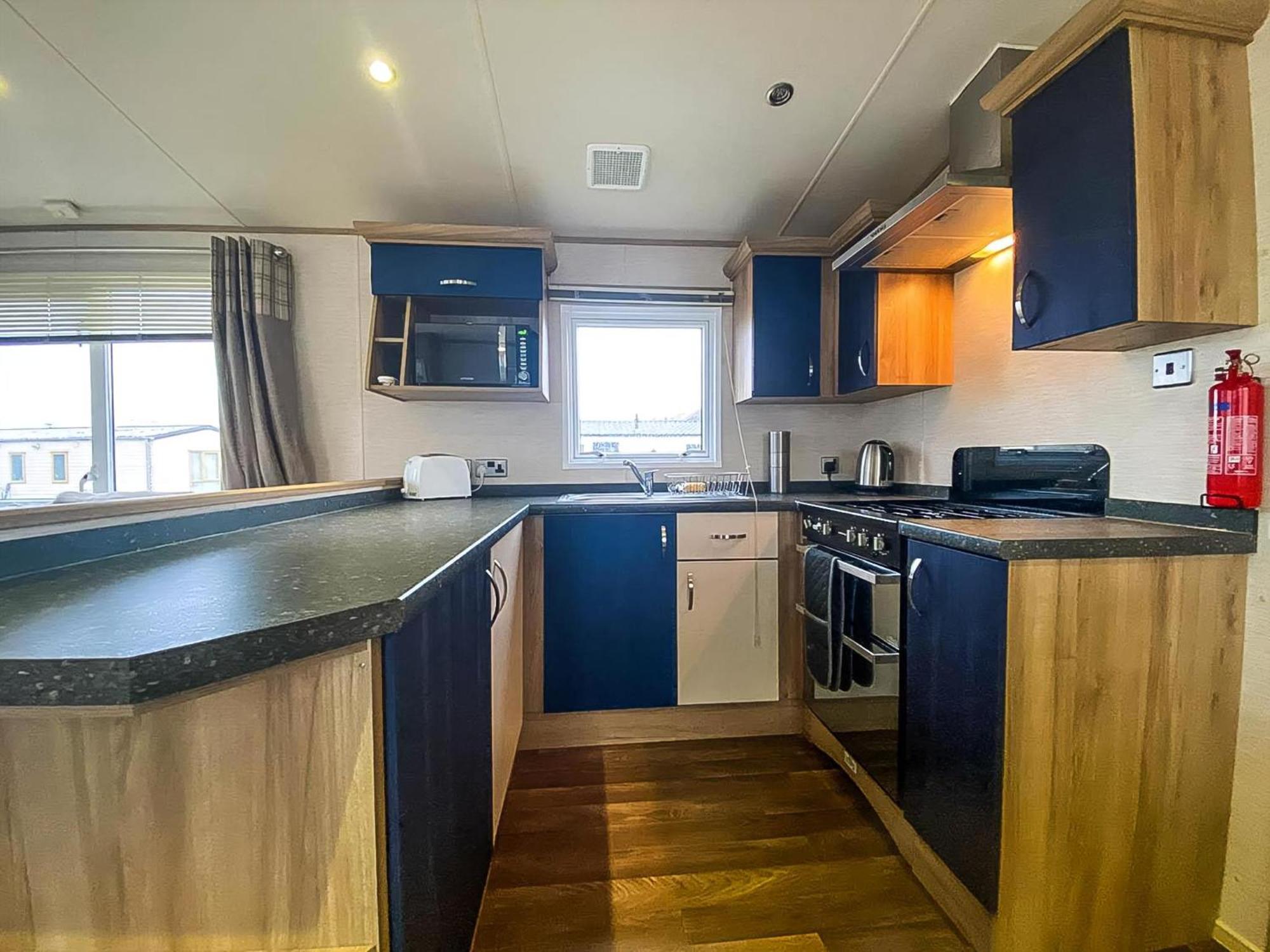 惠茨特布尔 Lovely 6 Berth Caravan With Decking And Wifi In Kent, Ref 47017C酒店 外观 照片