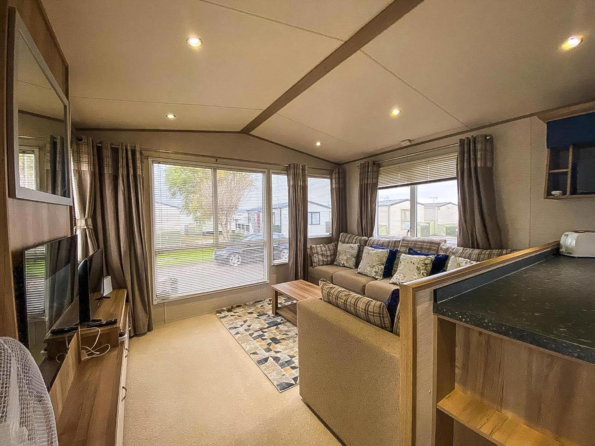 惠茨特布尔 Lovely 6 Berth Caravan With Decking And Wifi In Kent, Ref 47017C酒店 外观 照片