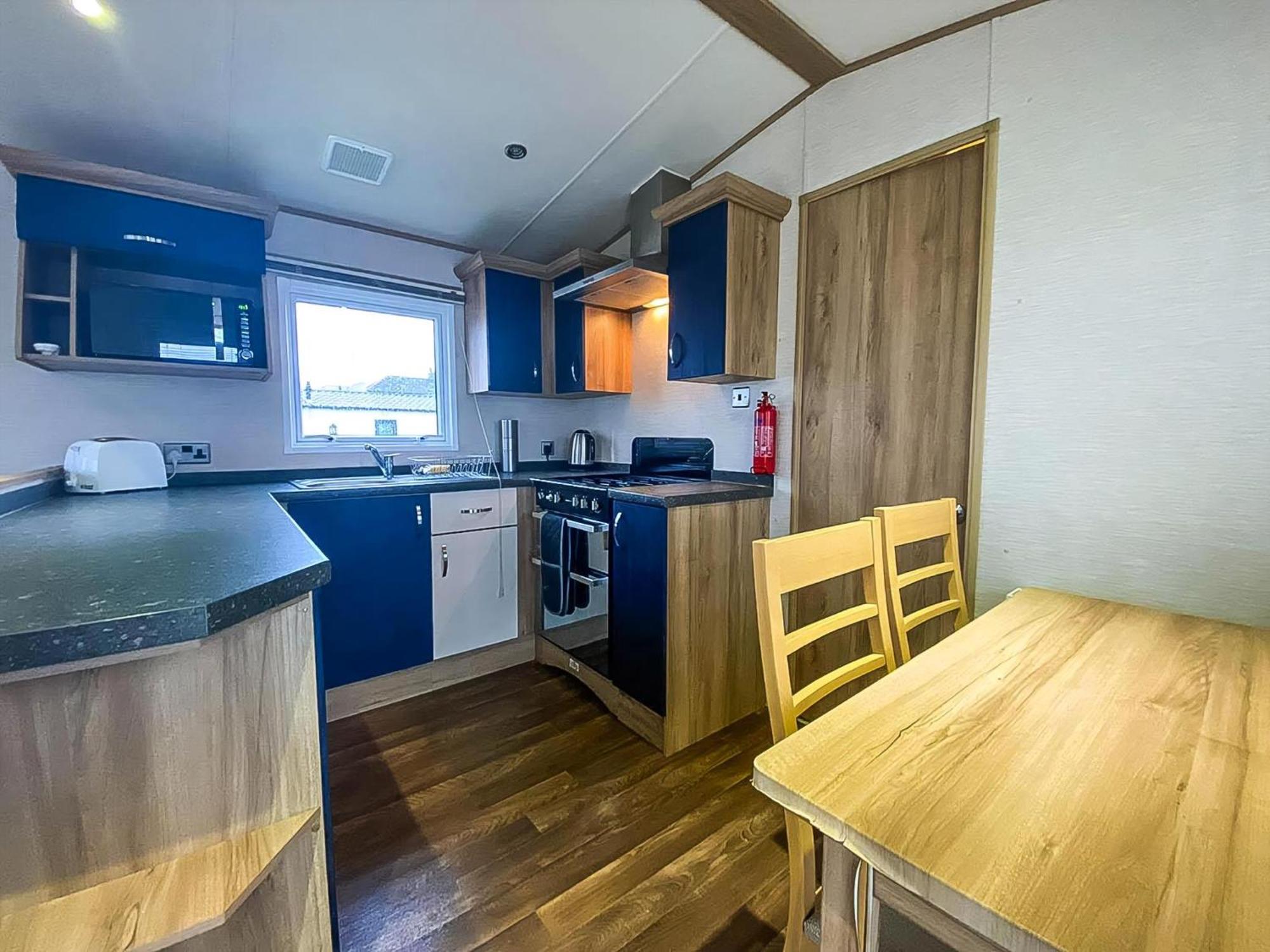惠茨特布尔 Lovely 6 Berth Caravan With Decking And Wifi In Kent, Ref 47017C酒店 外观 照片