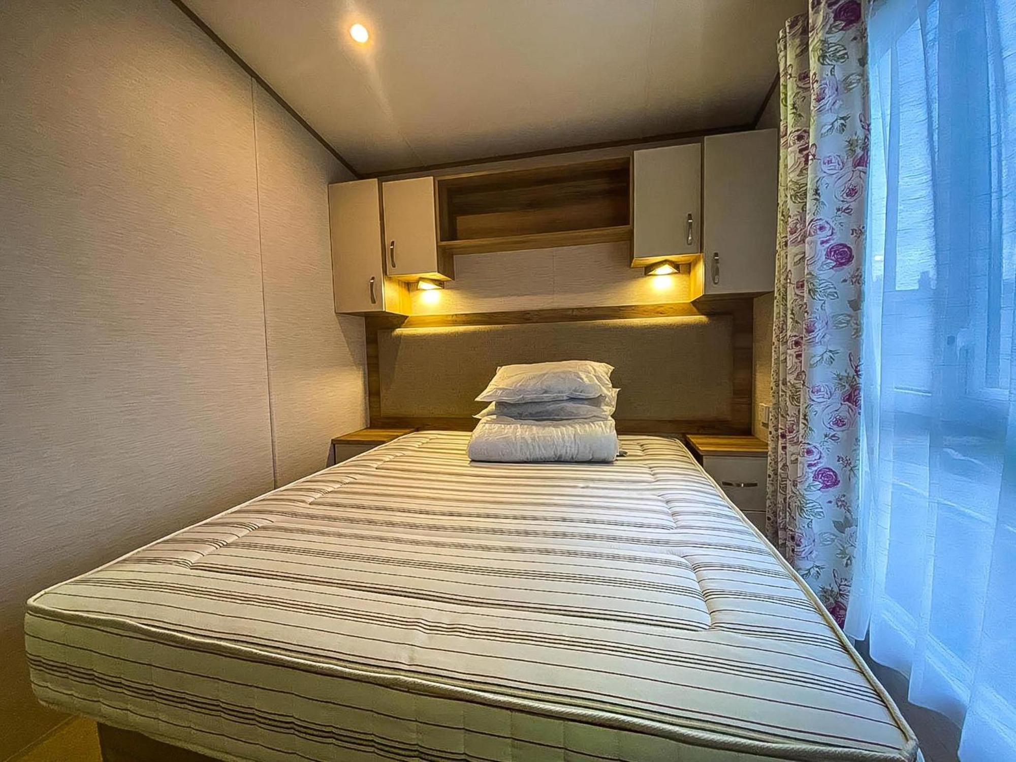 惠茨特布尔 Lovely 6 Berth Caravan With Decking And Wifi In Kent, Ref 47017C酒店 外观 照片