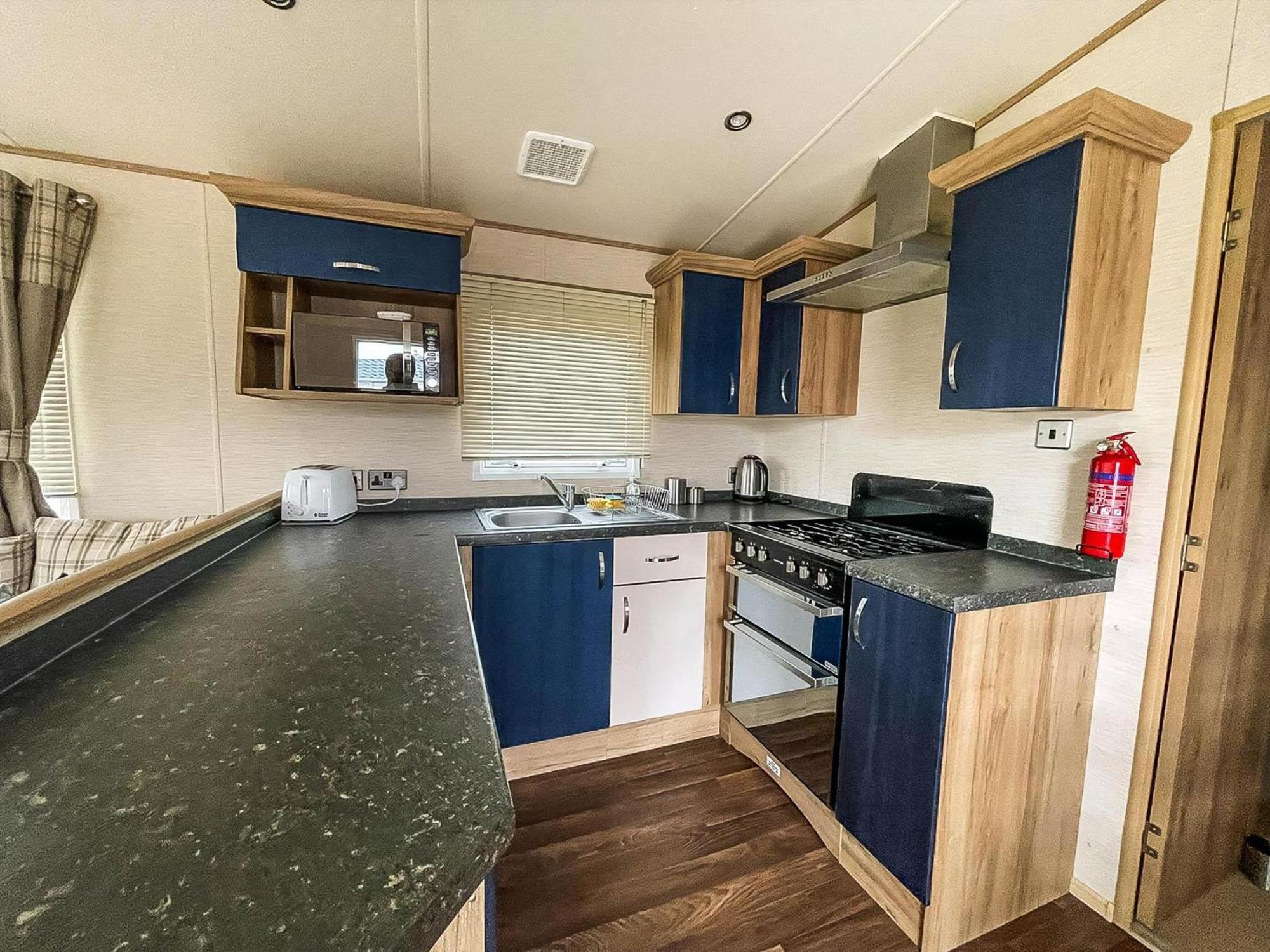 惠茨特布尔 Lovely 6 Berth Caravan With Decking And Wifi In Kent, Ref 47017C酒店 外观 照片